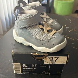 Jordan 6 Rings Kids Sneakers - Gray and White